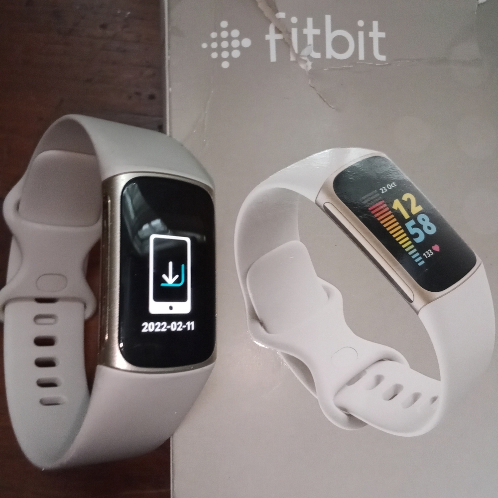 FitBit CHARGE 5 NWB